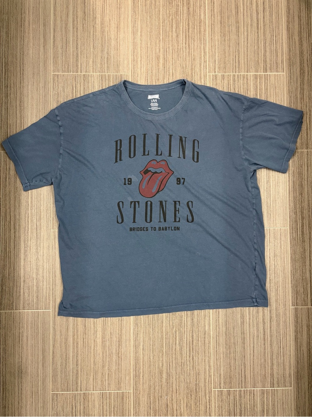 American eagle tailgate Rolling Stones graphic t shirt